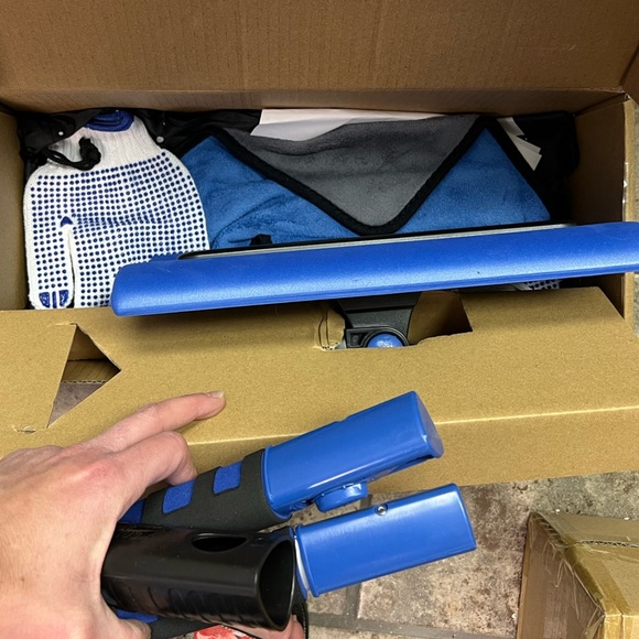 47'' Ice Scraper and Snow Broom for Car Windshield, Extendable Foam Snow Brush - Picture 4 of 4